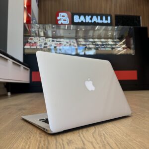 Apple Laptop